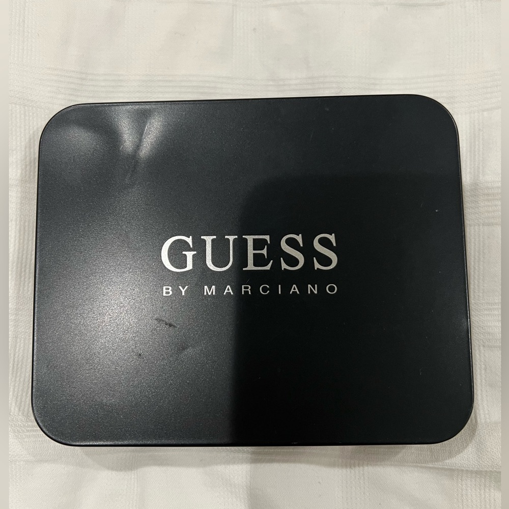 GUESS billfold  portefeuille wallet